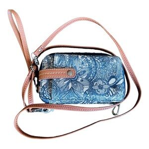 Sakroots Crossbody Wristlet Purse Blue Floral Wallet 6 Credit CardHolder 5 Slots
